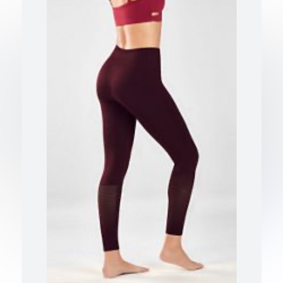 Fabletics Breezy Mesh Panels Seamless Leggings Size M - Picture 2 of 8